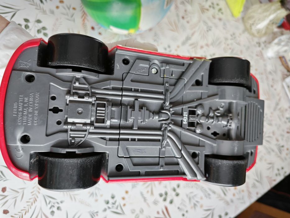 Музикална Маккуин светкавицата кола