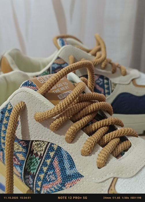 Продам кроссовки хорошие