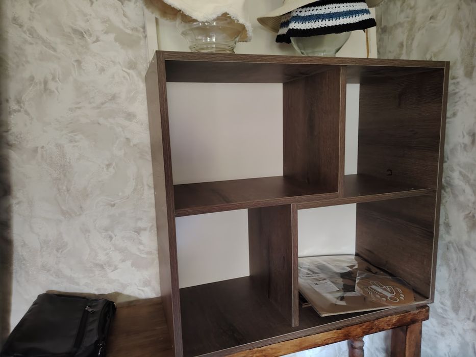 Продам книжную полку