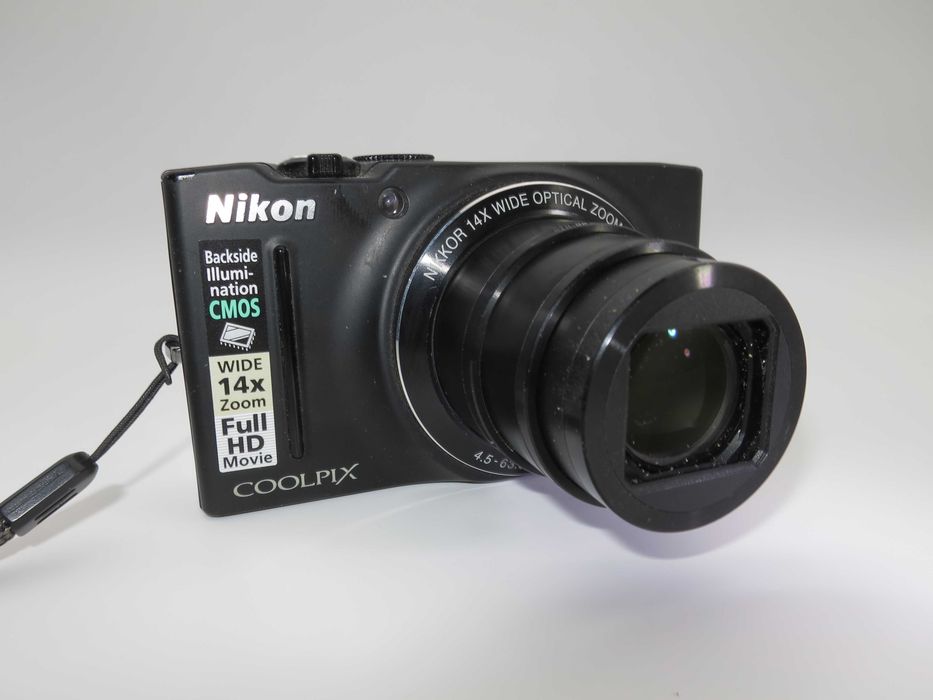 Nikon Coolpix S8200 ултра компактен цифрова фотоапарат, дигитална камера Full-HD, 14x оптичен зум,  пълен комплект, работи отлично