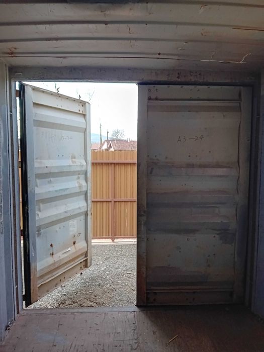 Container maritim