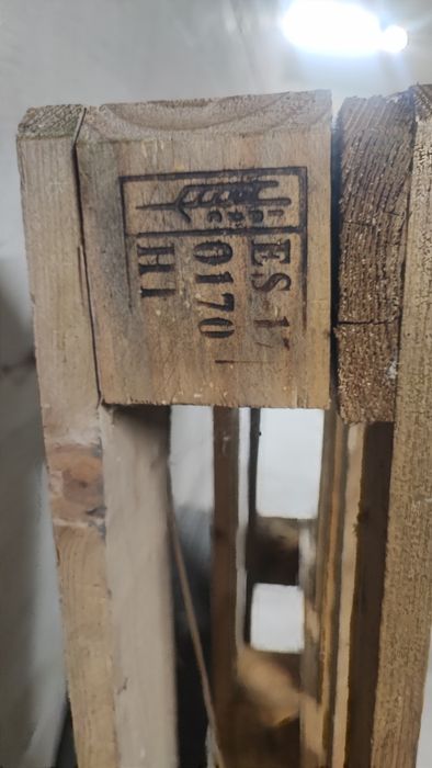 Продавам 2 бр. палети