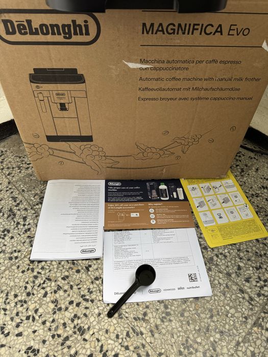 Кафеавтомат DeLonghi Magnifica Evo ECAM292.33.SB, Автоматична Кафемашина 1450W, 15 бара!