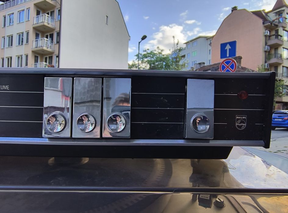 Грамофон и усилвател Philips, ретро