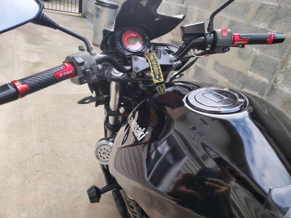 Kawasaki Z 750 на части