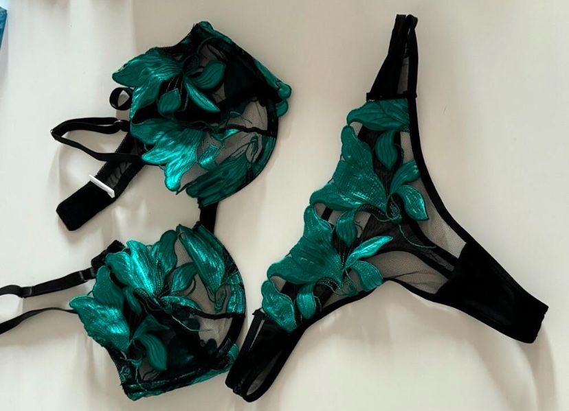 Комплект прозрачно бельо с дантела ново