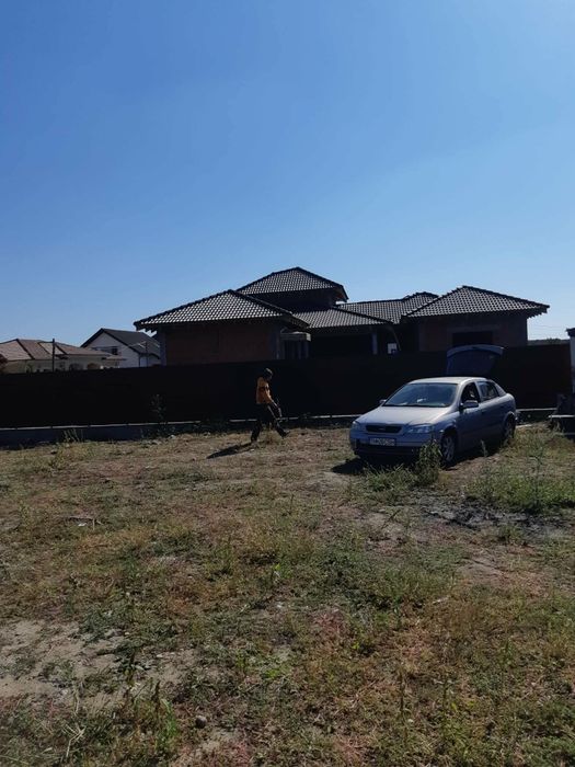 Construim case, duplexuri, blocuri la roșu