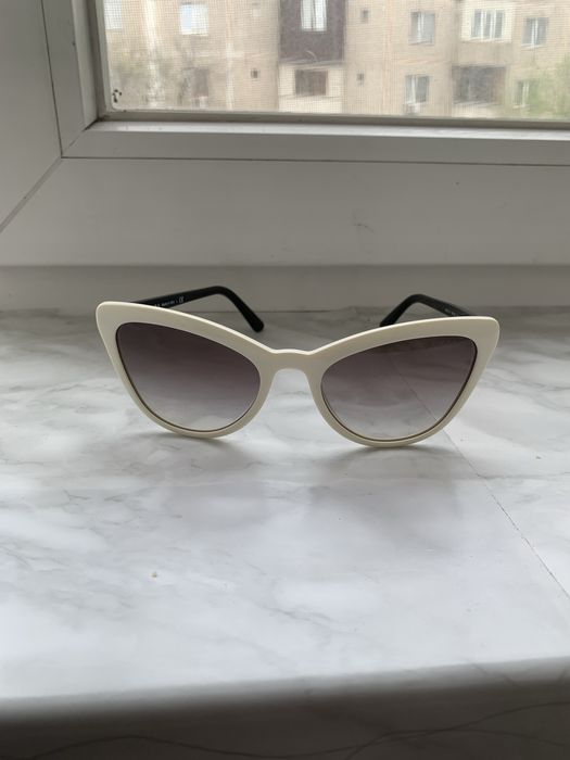 Солнцезащитные очки PRADA