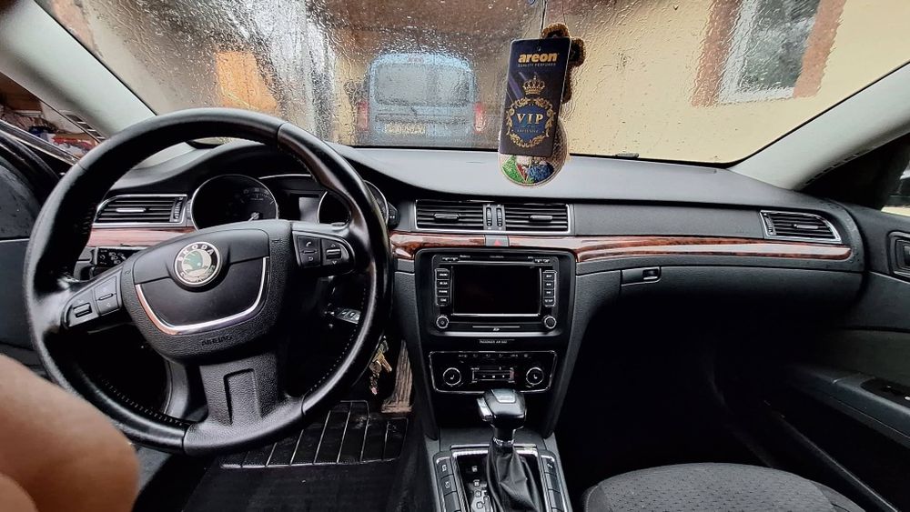 Skoda Superb 2.0 TDI 140 CP DSG – 2012