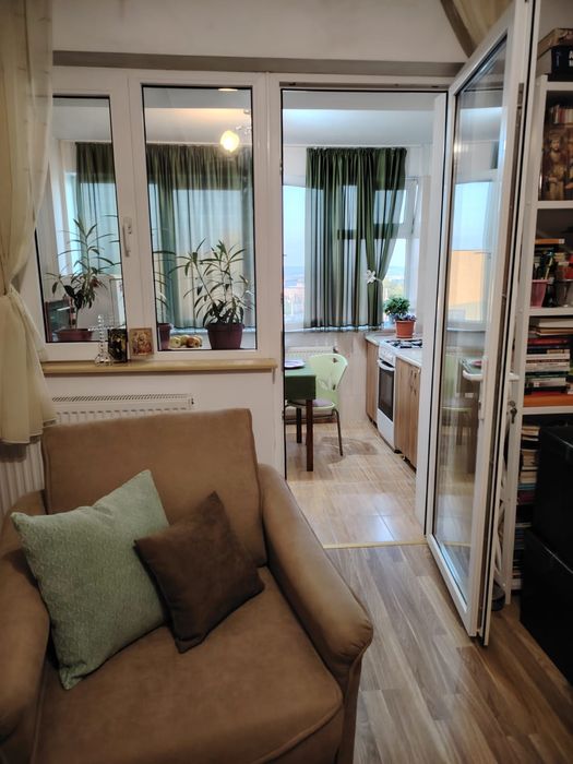 Garsoniera de vânzare