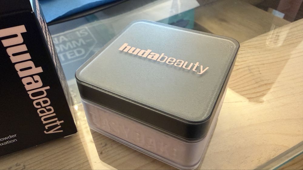 Pudra Huda Beauty Easy Bake -  Cherry Blossom