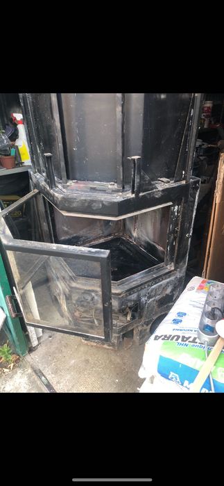 Камина на дърва с въздушна риза