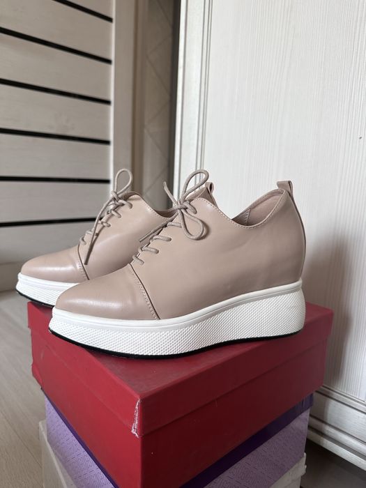 Продам весенний обувь