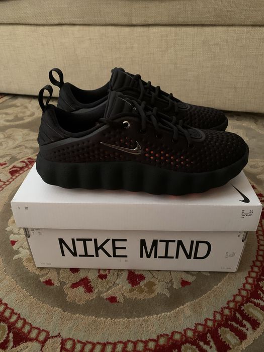 Кроссовки Nike Mind 002