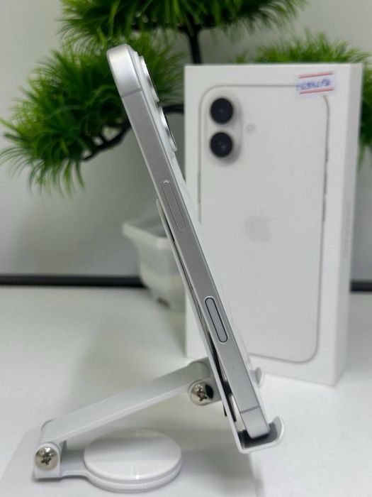 iPhone 17 / 256gb / E-sim / Akb: 100% цп:139 / ::
