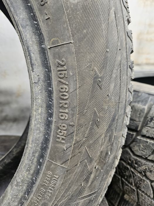 Продам шины TOYO 215/60R16