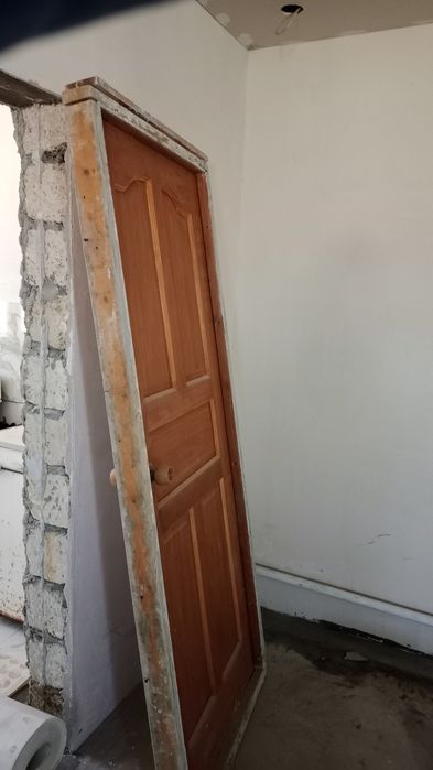 Меж комнатный дверь