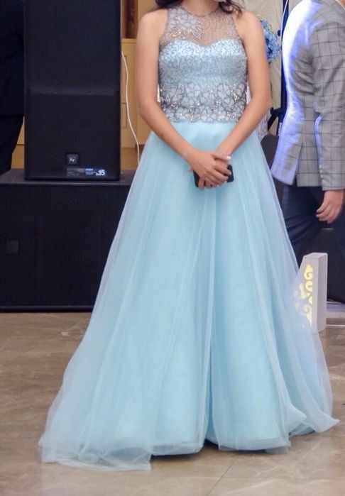 Вечернее платье