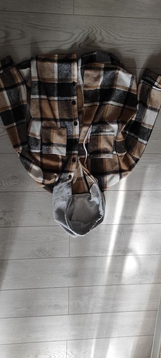 Клетчатая теплая ветровка