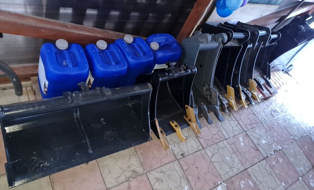 Cupe komatsu 500mm stoc si pe comanda senile rampe klac foreza greder