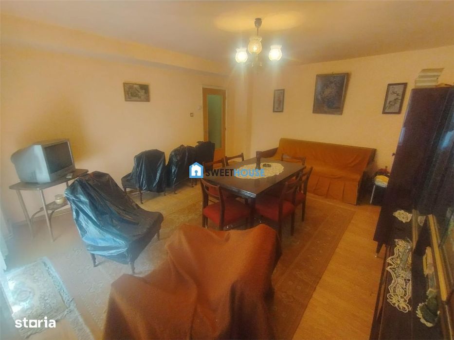 Apartament cu 3 camere cu 2 balcoane la etajul 1 Zona Centrala