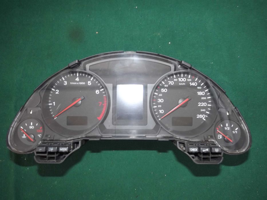 Километраж за AUDI A4 2.4V6 170PS.