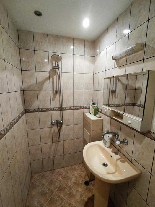 Дава се под наем Тристаен апартамент в Варна, Цветен квартал - 95 кв.м за 169.83 € - Снимка #6