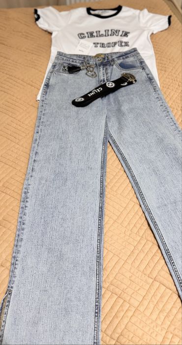 Джинсы на высокой посадке.