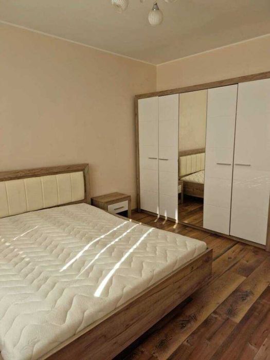 Дава се под наем Тристаен апартамент в София, Света Троица - 95 кв.м за 657.9 € - Снимка #2