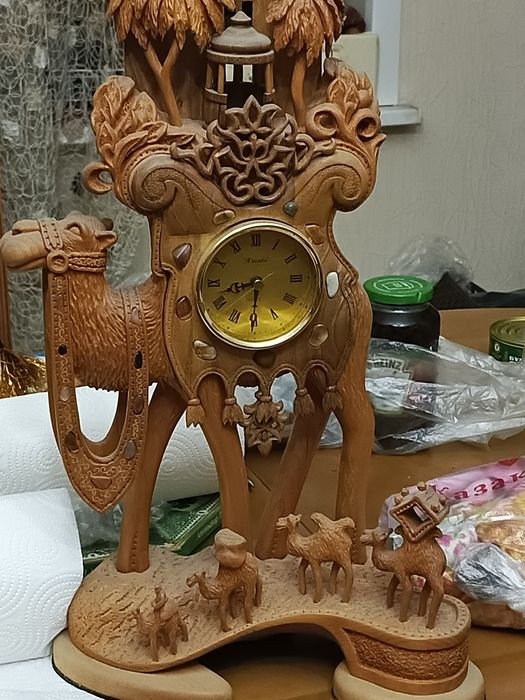 Деревянные часы ручной работы