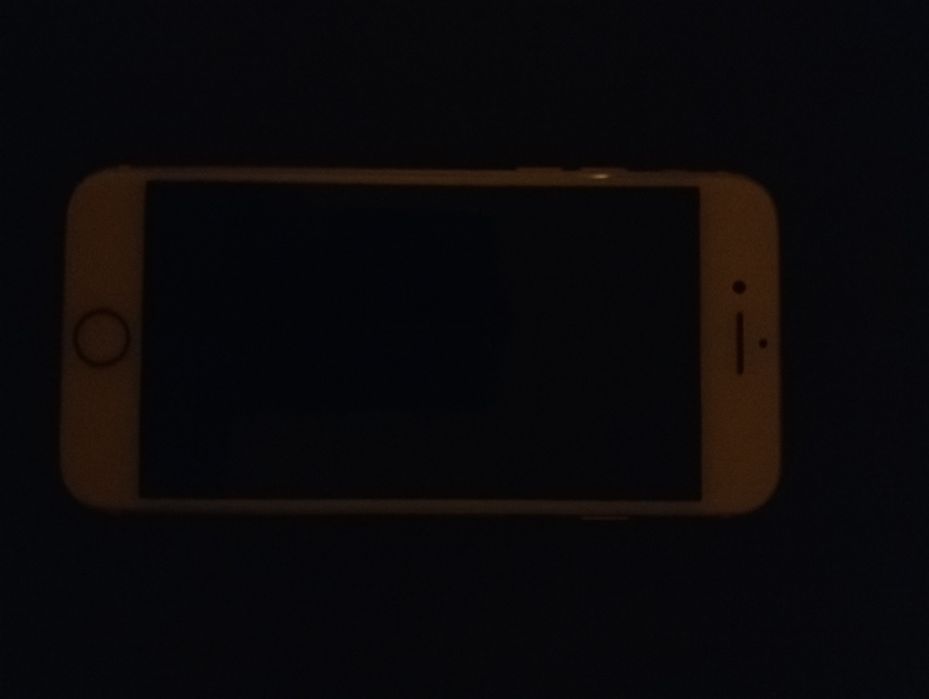 Iphone 7 128gb stocare 64% baterie cu urme de uzură