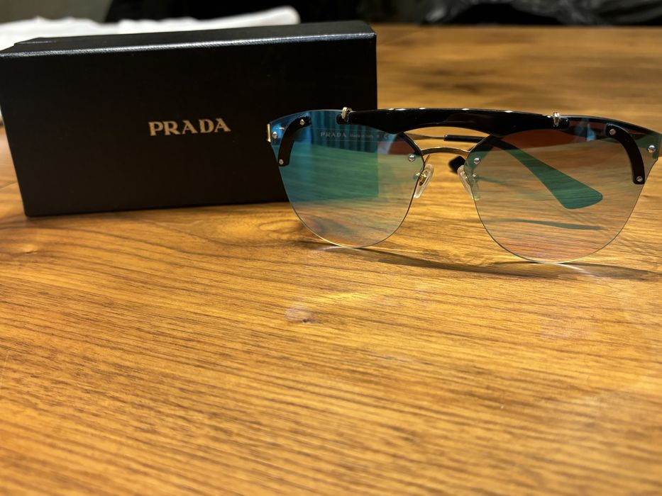 Дамски слънчеви очила-Prada