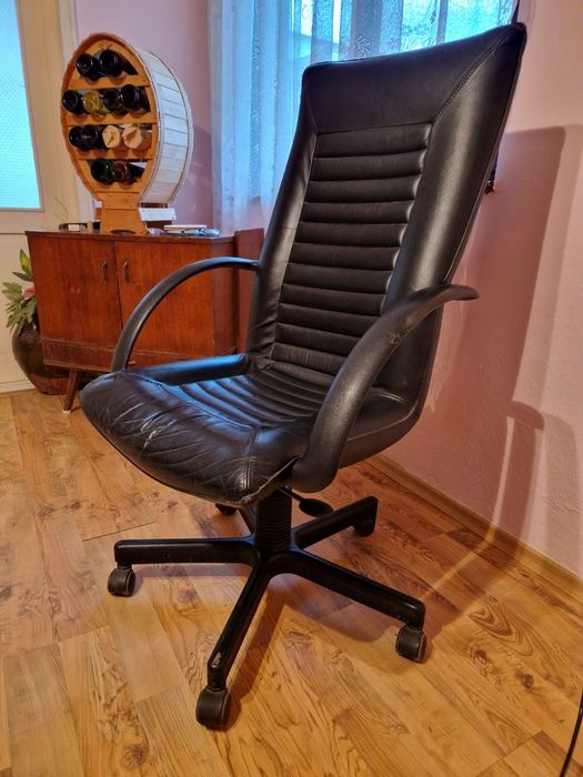 Офис стол естествена кожа