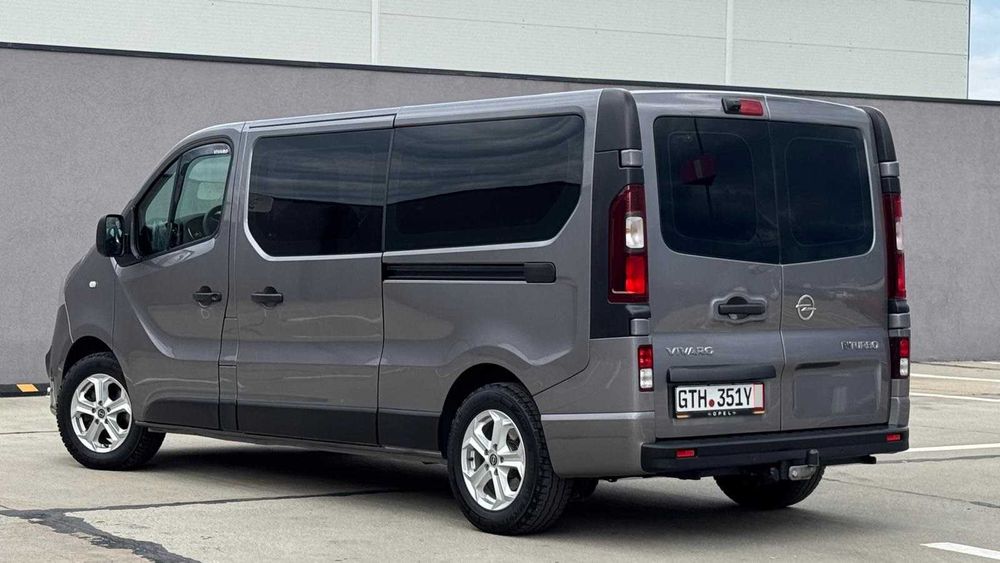 Opel Vivaro Exra-Lung 8+1-Locuri (Trafic)