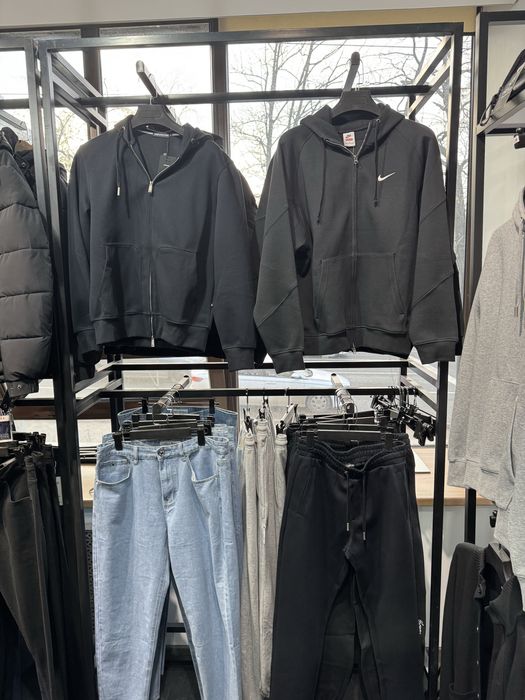 Стойка для одежды,по 20-30 тыс