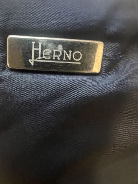 Haina captusita cu gluga Herno
