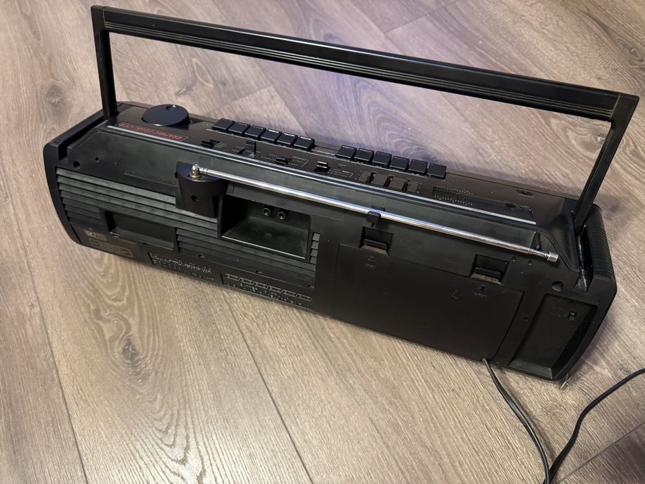 Касетофон Hitachi