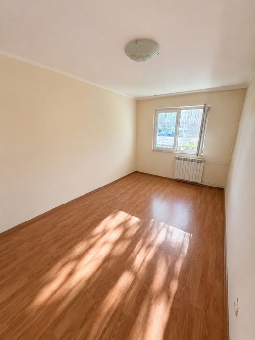 Apartament 3 camere de vânzare – Ostroveni . Zona Hermes, Râmnicu Vâlcea  În spate la Complexul Hermes