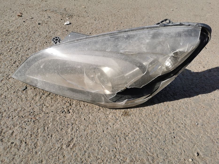 Фара левая kia ceed 2011