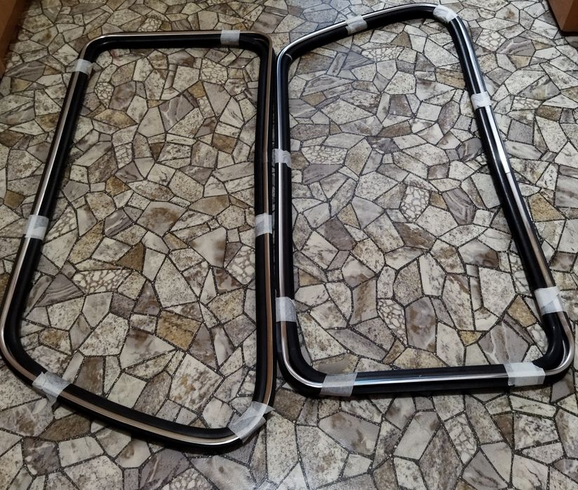 Продам уплотнители задних окон нива (хром)