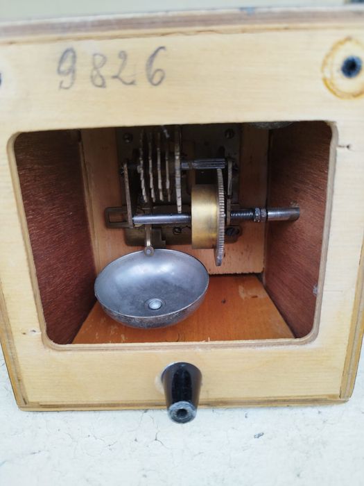 Metronom  si doua ceasuri Slava