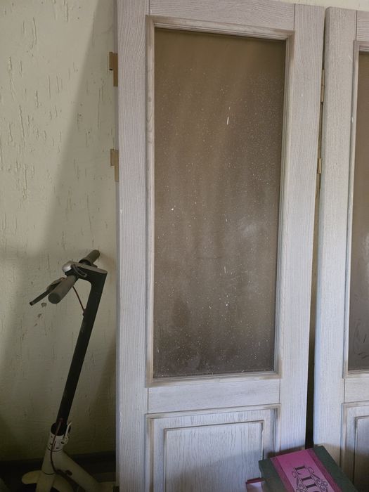 Межкомнатные двери срочно продам