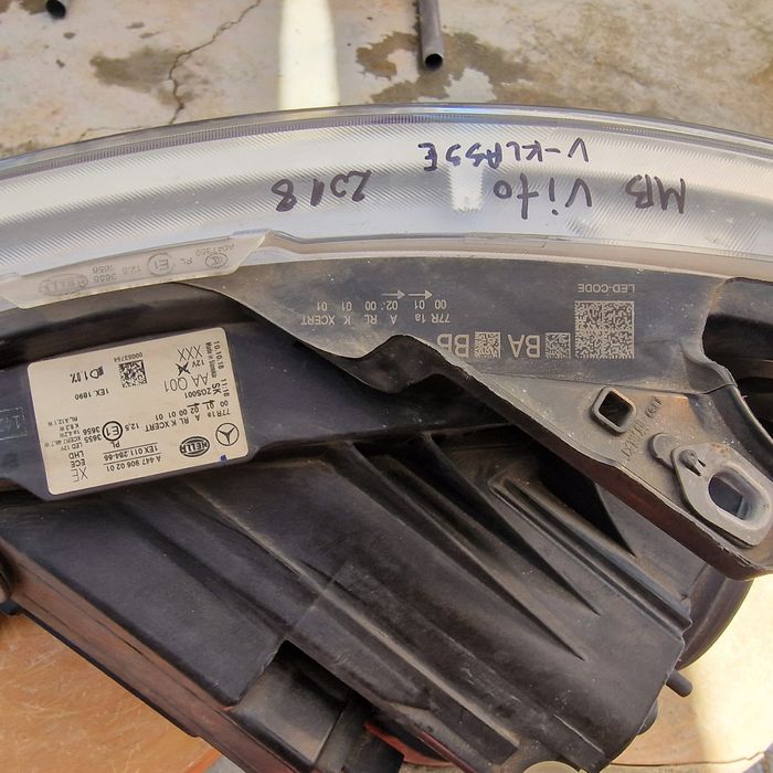 Mercedes Benz Vito V-klassa 2018 десен фар