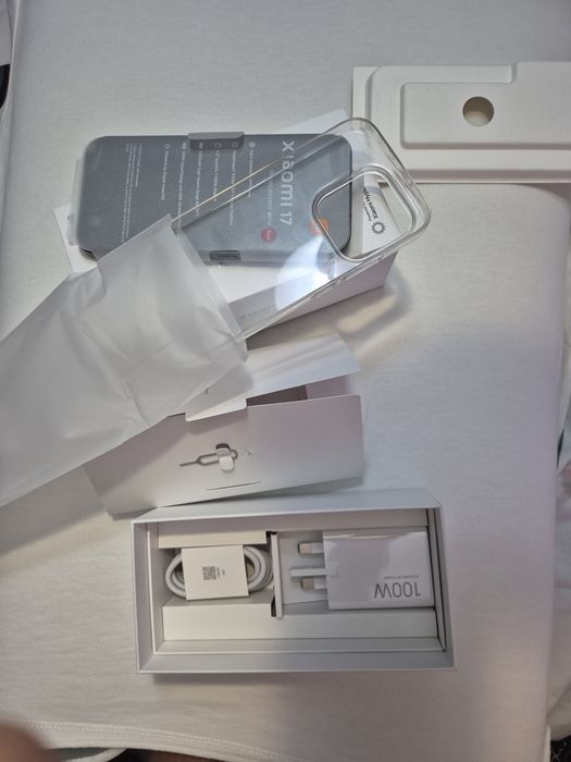 Xiaomi 17 512 ГБ