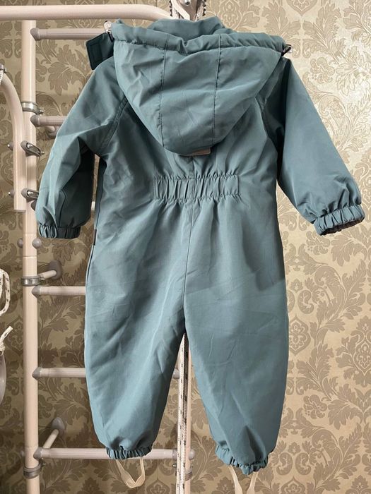 Продам осенний комбинезон для мальчика.