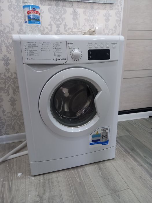 Машинка стиральная Indesit