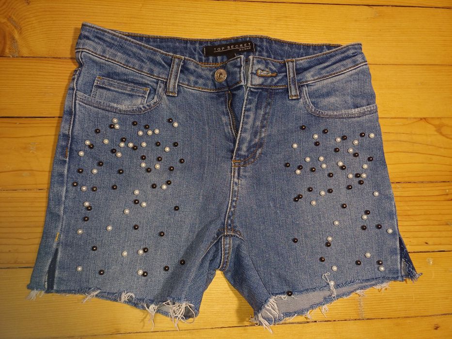 Къси дънки с перли