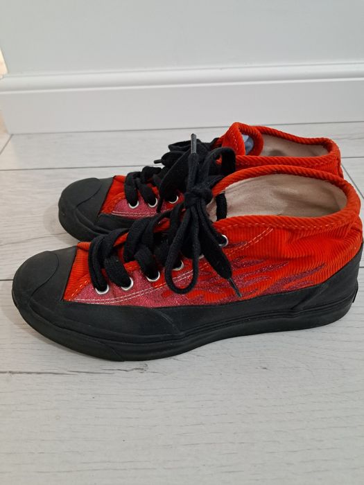 Tenesi converse marimea 39 40 cu 25 cm