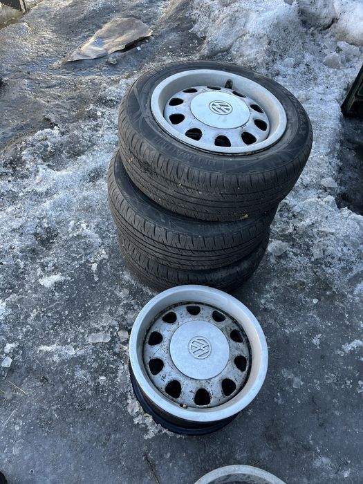 Продам 4 диска и 3 балона р14 лето