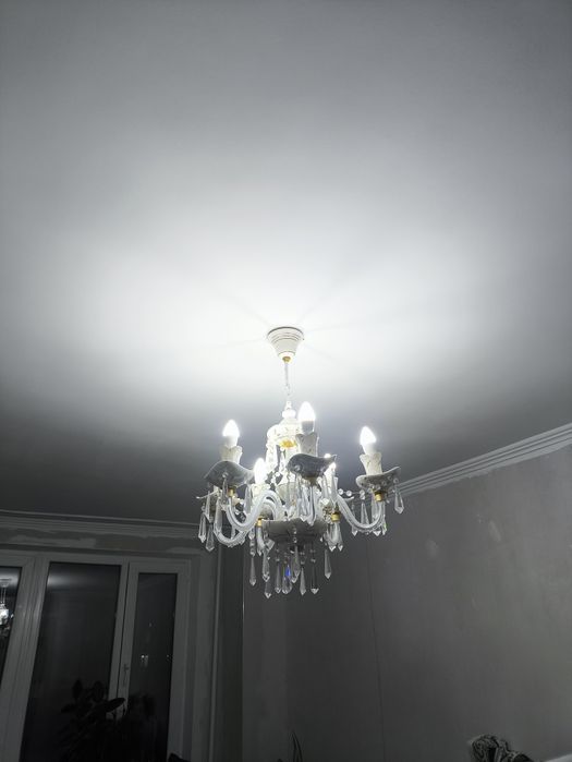 Люстра шестирожковая